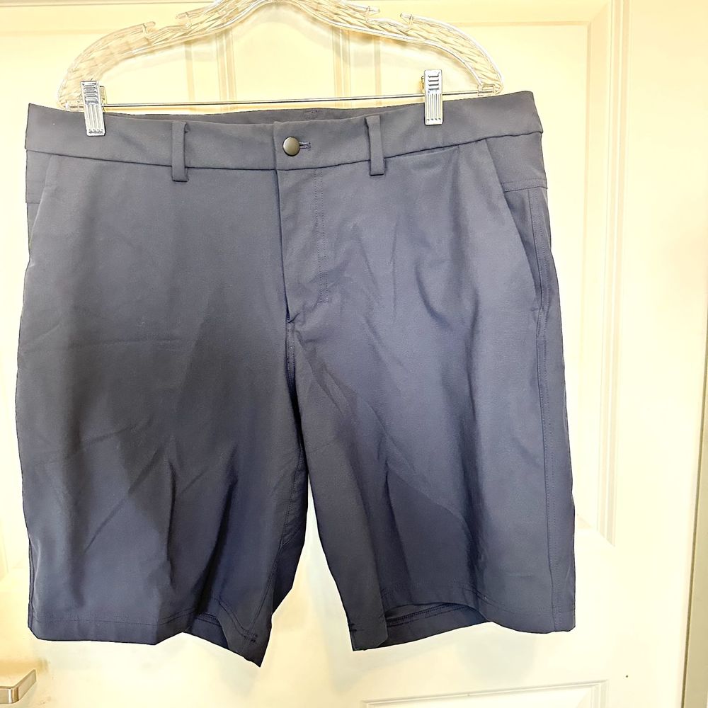 Lululemon Atletica Men's 38 Commission Shorts Navy Blue 10" Inseam Golf Casual